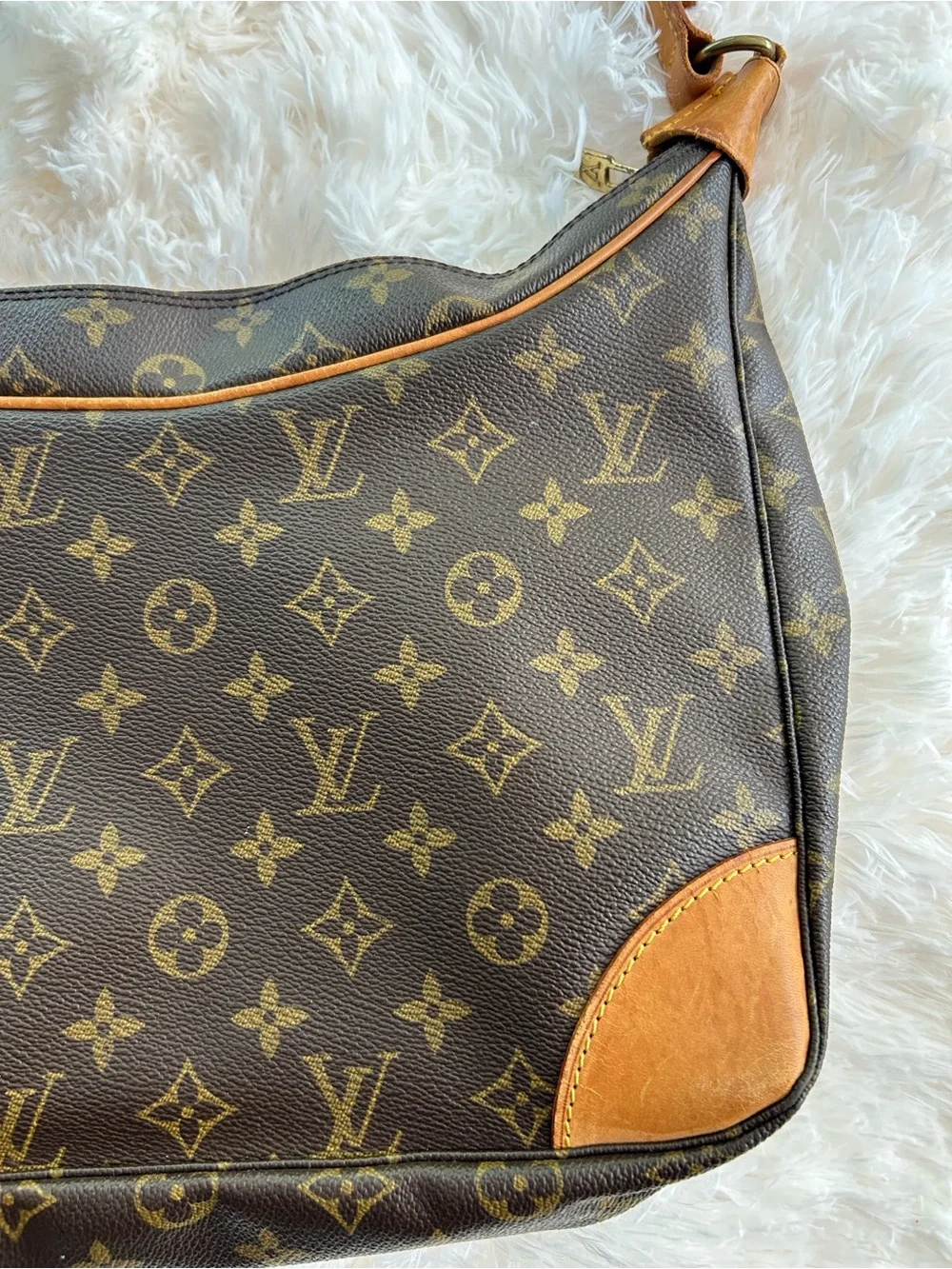 Louis Vuitton Boulogne 35 Monogram Shoulder Bag